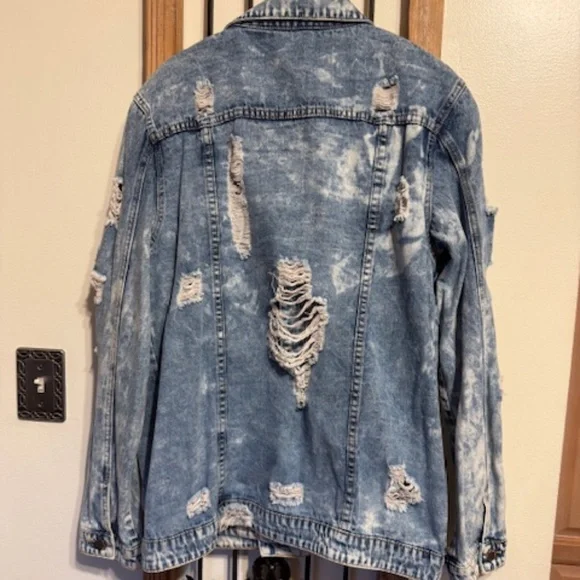 Fantastic Fawn distressed Denim Jacket - Picture 2 of 3